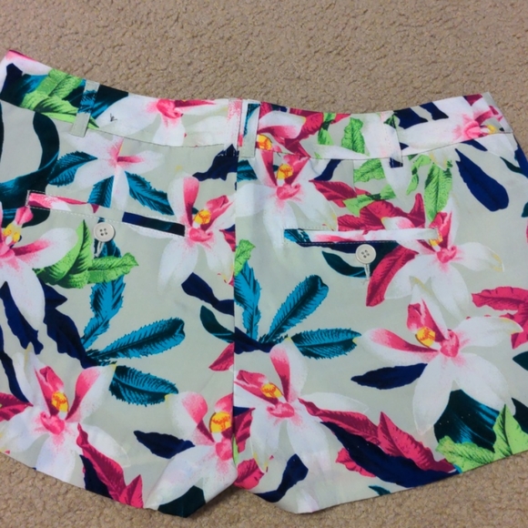 Express Like new polyester silky tropical print shorts - Picture 4 of 4